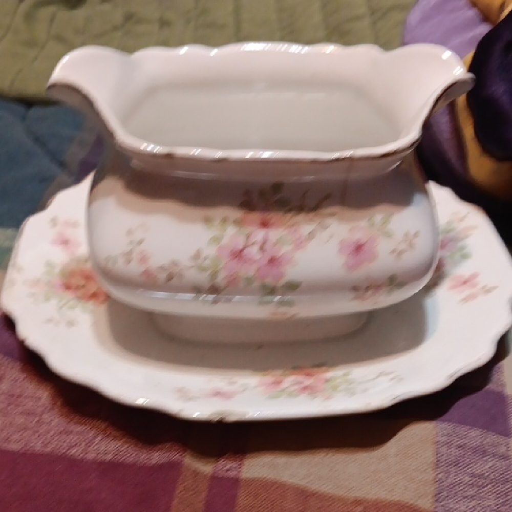 Vintage America Floral Gravy Boat with Saucer - Pink and White